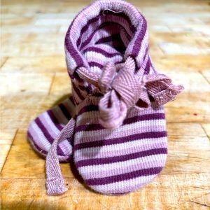 Kate Quinn Cotton Ribbed Booties 0-3 months